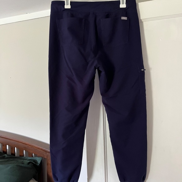 Figs Jogger Scrub Pants - Picture 2 of 3